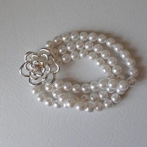 Floral Bloom Pearlesque Bracelet